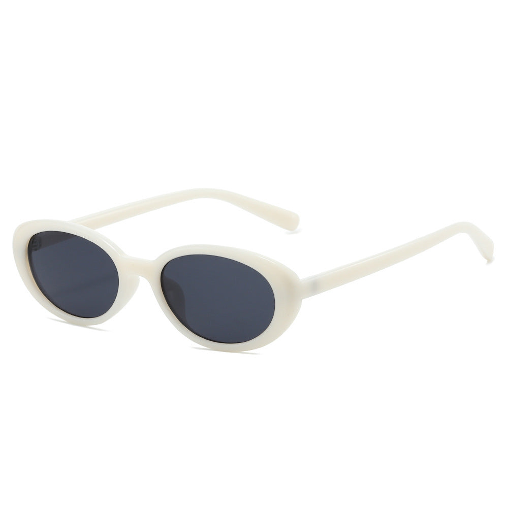 Retro-Inspired Cat-Eye Sunglasses with Transparent Frames Kalsten