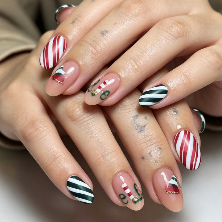 Festive Christmas-Themed Press-On Nail Art Kalsten