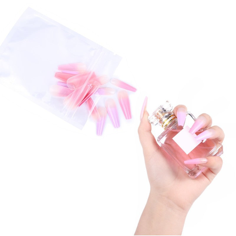 Artificial nails in elegant stiletto design Kalsten