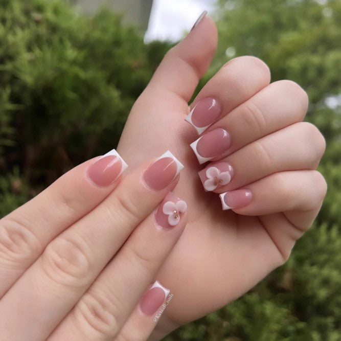 Elegant Floral French Tip Press-On Nail Set Kalsten