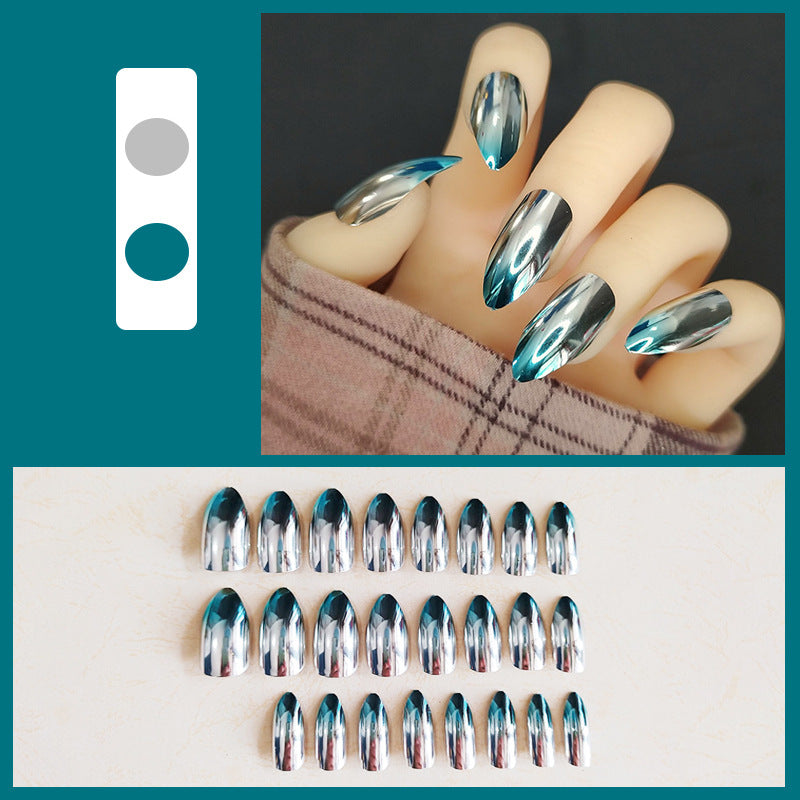 Creative artificial nails in modern gradient design Kalsten