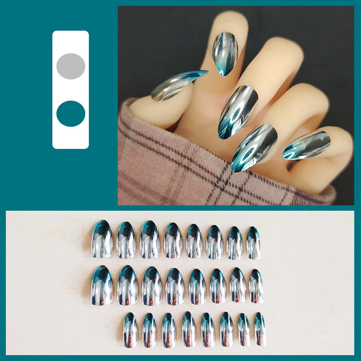 Creative artificial nails in modern gradient design Kalsten