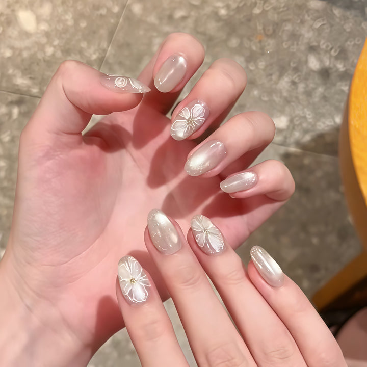 Artificial nails with delicate flower design Kalsten