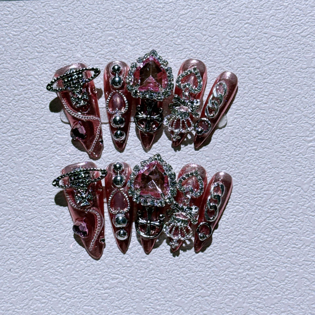 Glamorous Nail Art Extensions