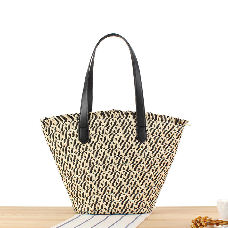 Elegant Basket Bag with Fine Pattern Kalsten