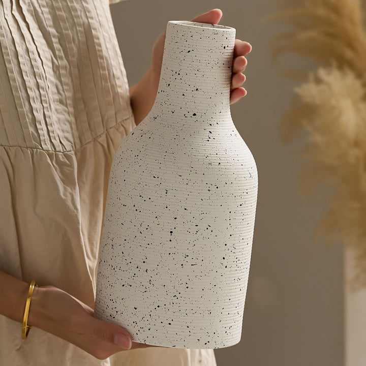 Elegant and Artistic Ceramic Vase Kalsten