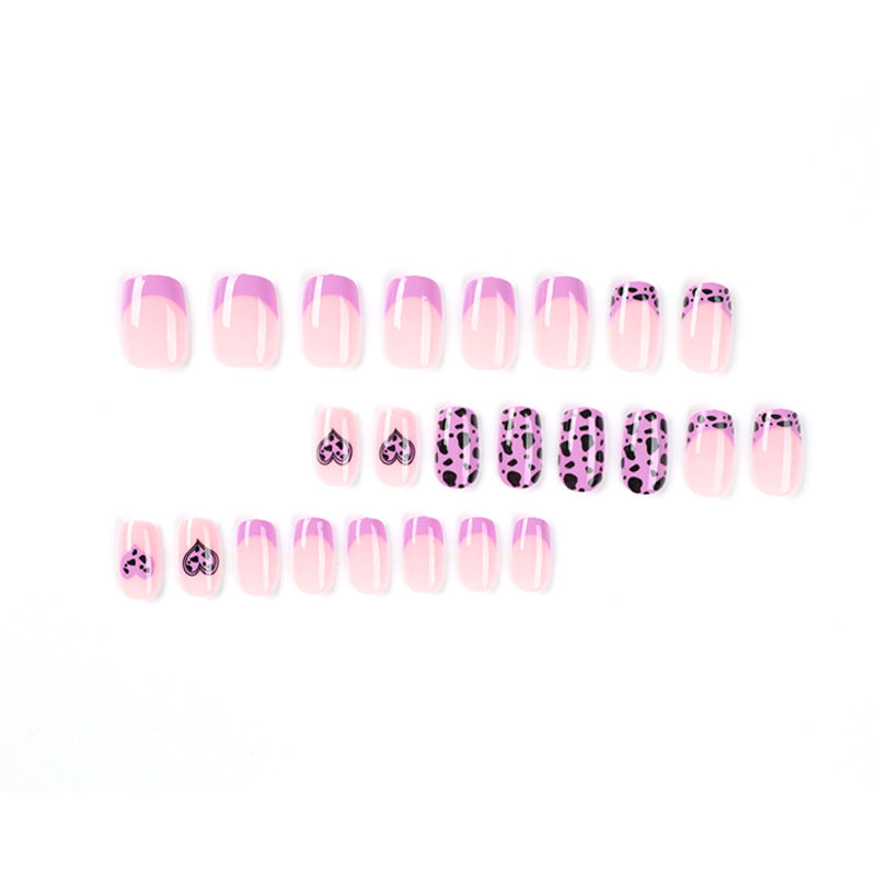 Artful nail art in romantic heart design Kalsten