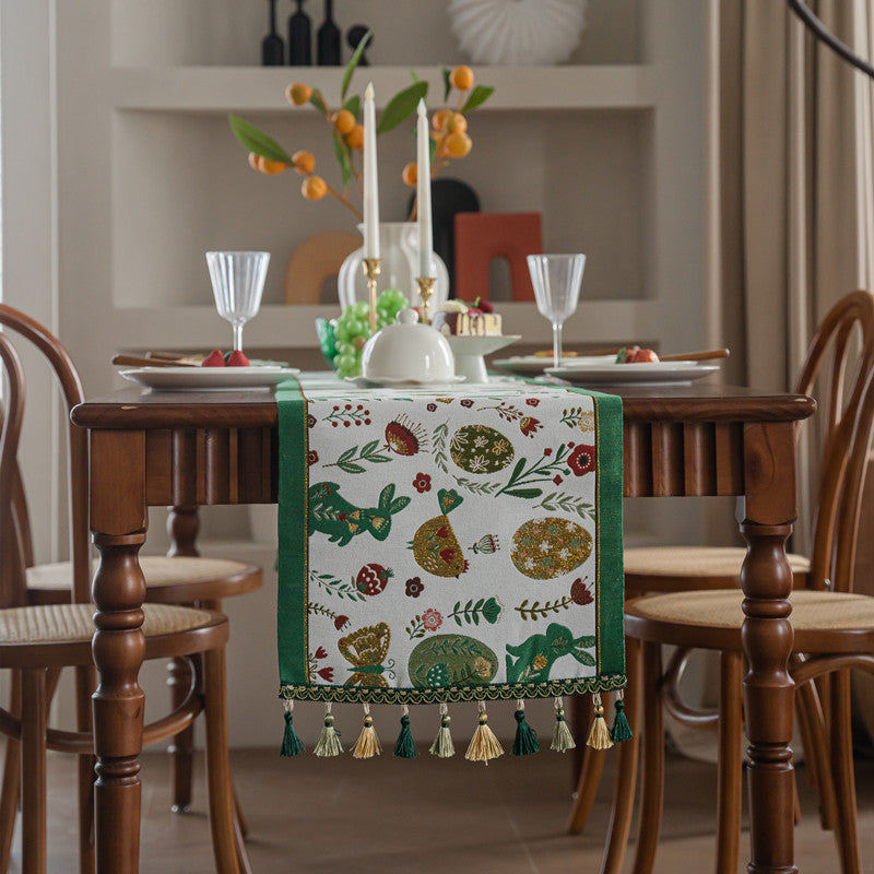 Embroidered Floral Patterned Table Runner