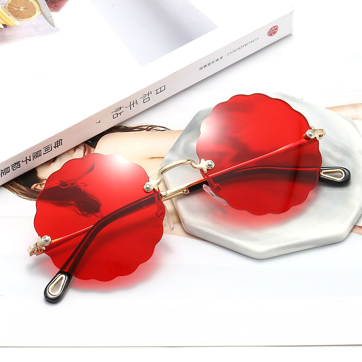 Women's Fashion Glasses with Playful Wave Frame Kalsten