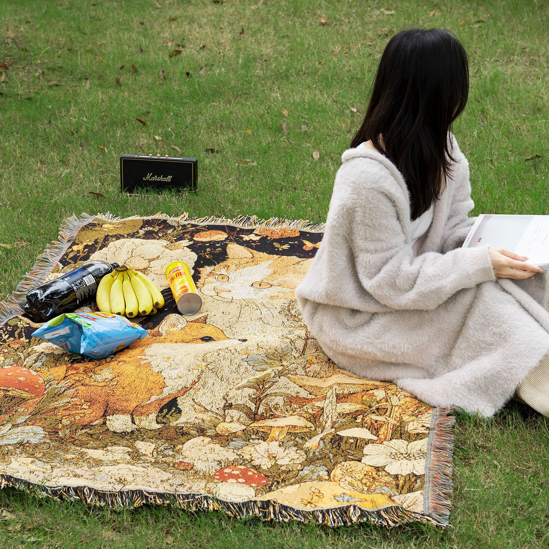 Artistic Cat-Themed Throw Blanket