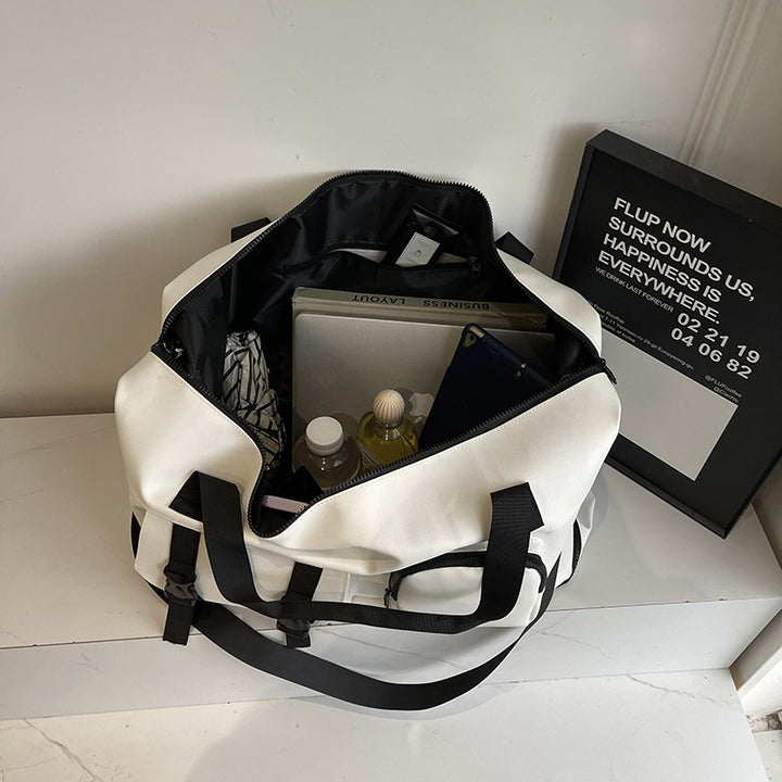 Robust Sports and Travel Bag with Versatile Compartment Design Kalsten
