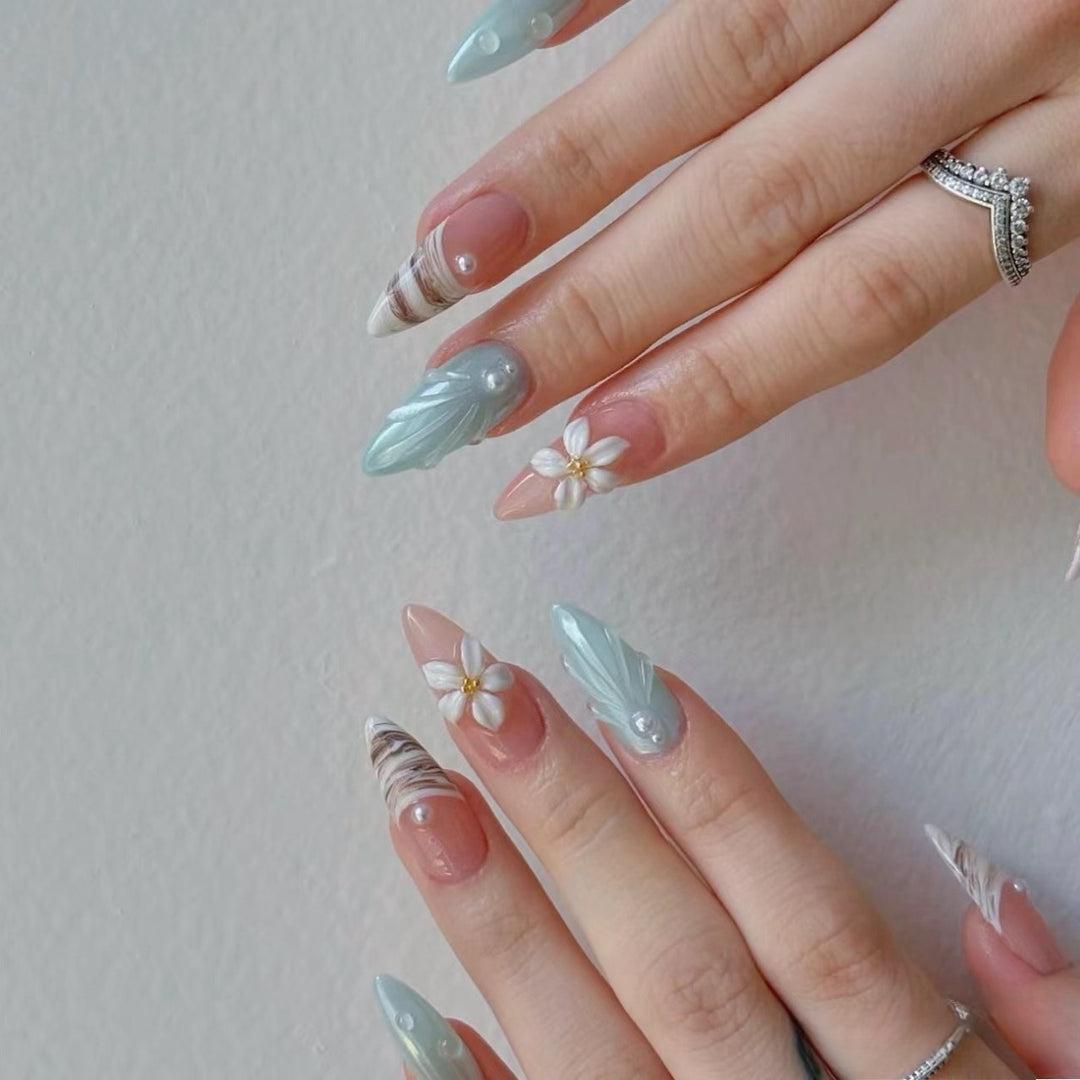 Artistic Floral Nail Extensions Kalsten