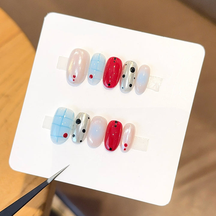 Artificials nails with creative geometric design and modern accents Kalsten