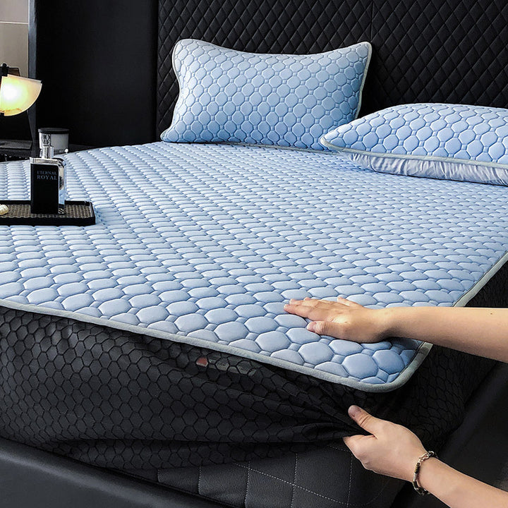 Mattress protector-topper with cooling microfibre quilting and non-slip bottom