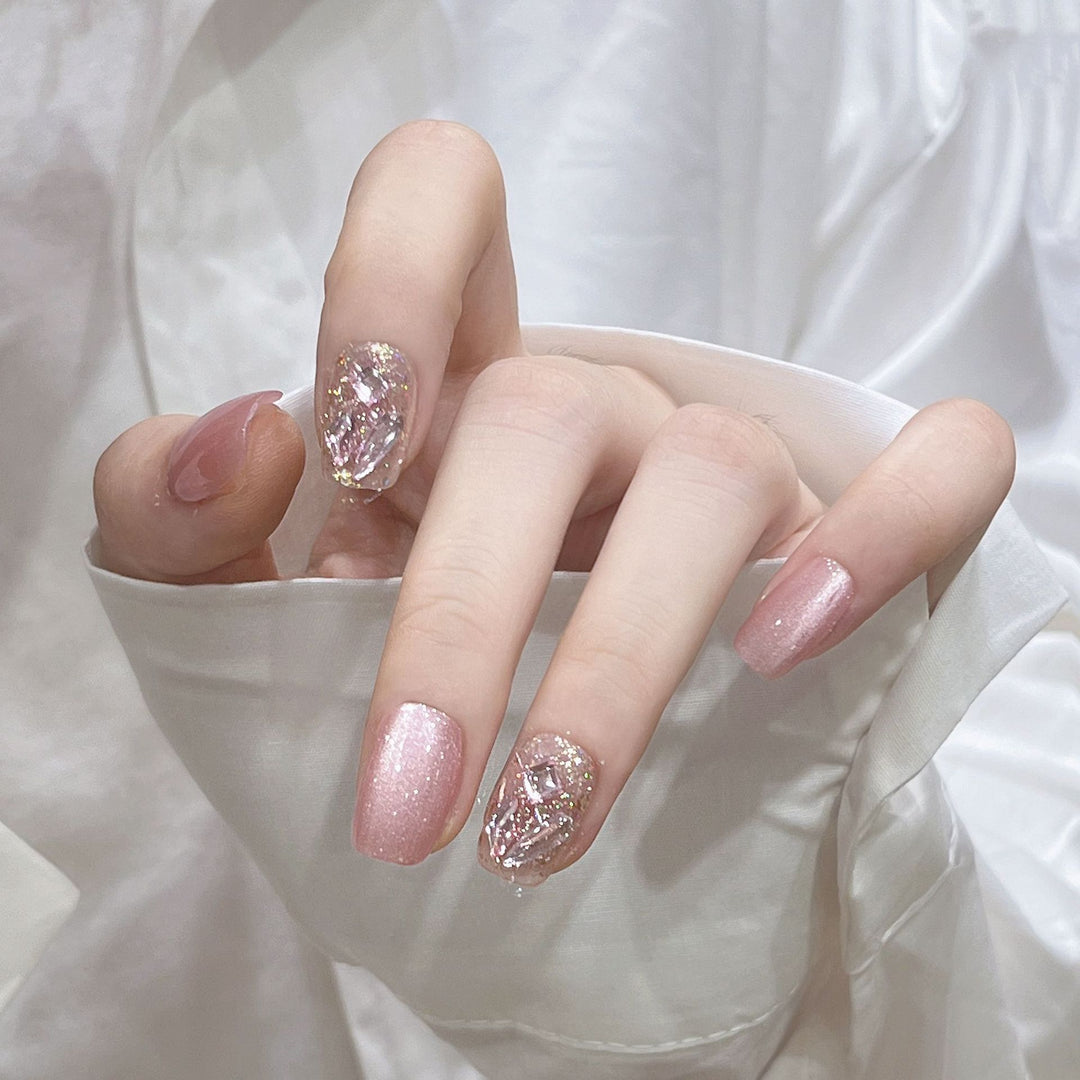 Elegant Glittering Press-On Nail Art Set