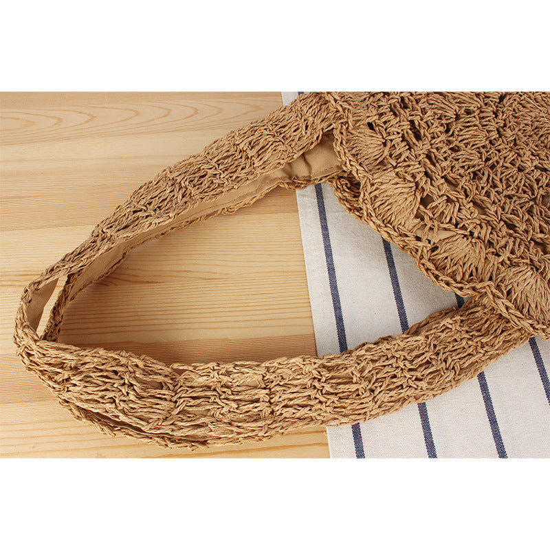 Handcrafted beach bag with artistic round design Kalsten