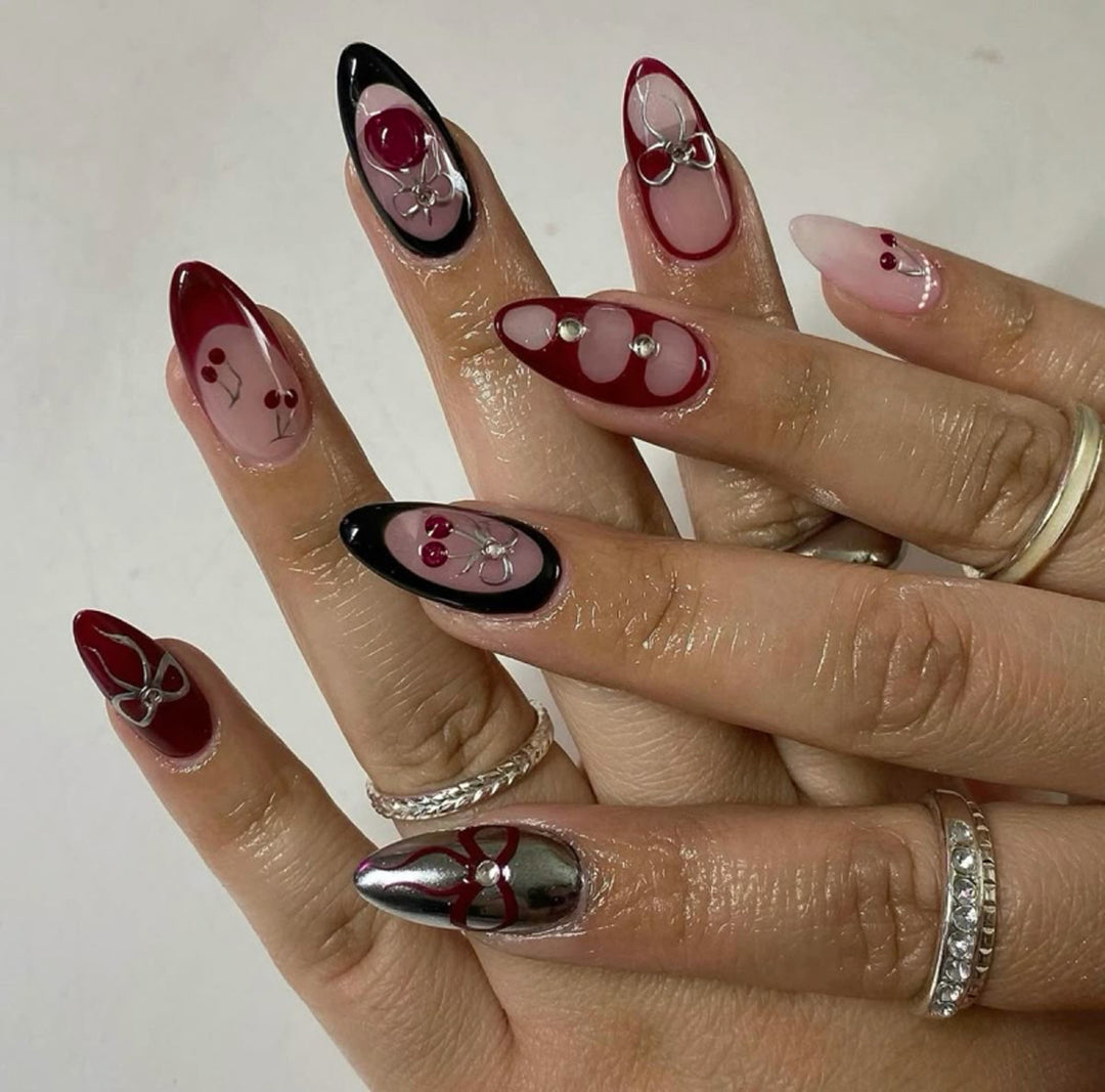 Elegant artificial nails with floral accents Kalsten