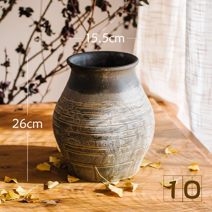 Rustic ceramic pot with handmade design Kalsten