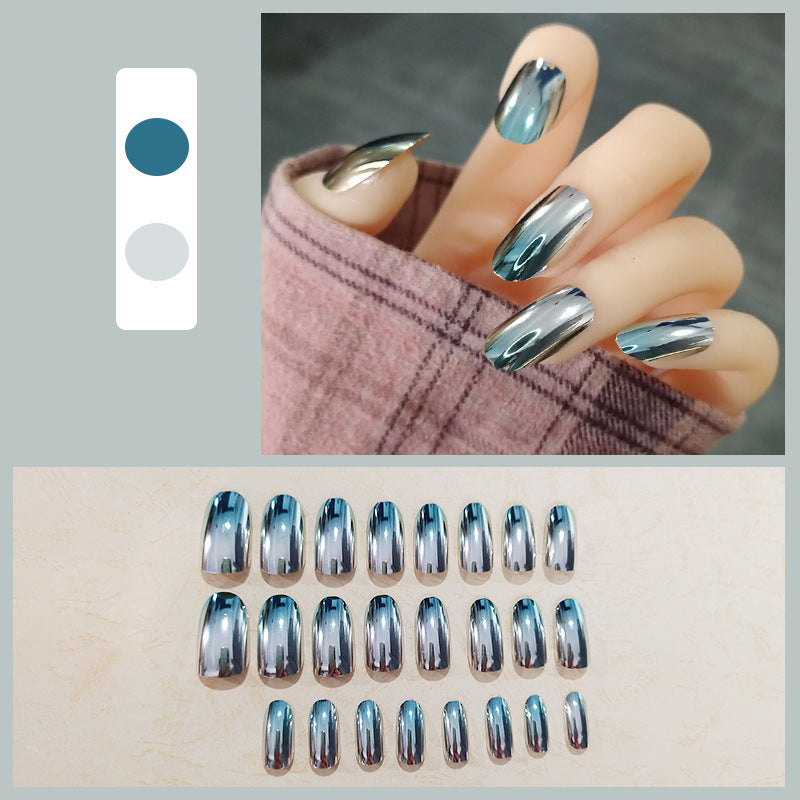 Creative artificial nails in modern gradient design Kalsten