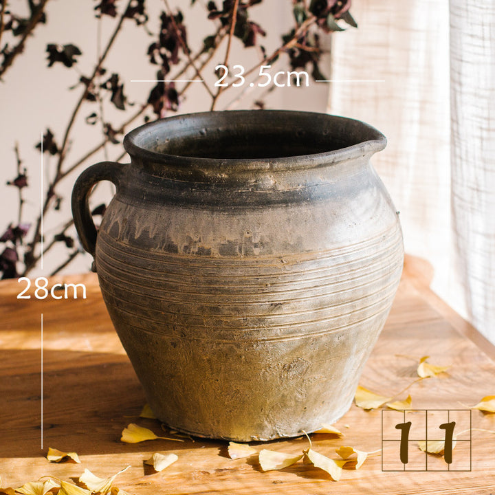 Rustic ceramic pot with handmade design Kalsten
