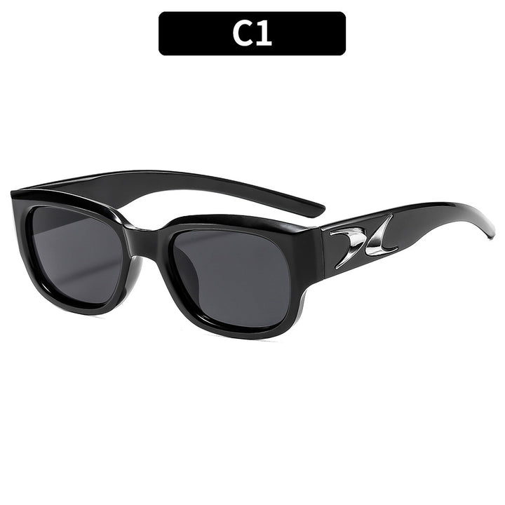 Retro-Inspired Oversized Sunglasses