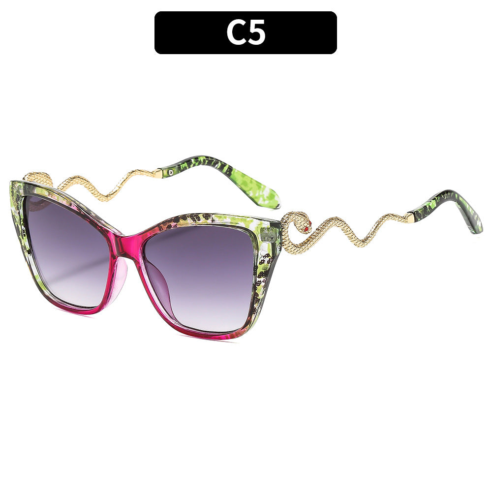 Glamorous Cat-Eye Sunglasses with Snake Detail