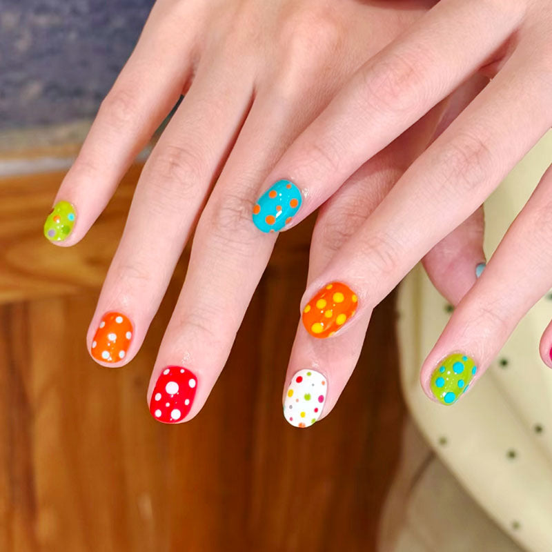Artistic Cat-Themed Press-On Nail Art Set Kalsten