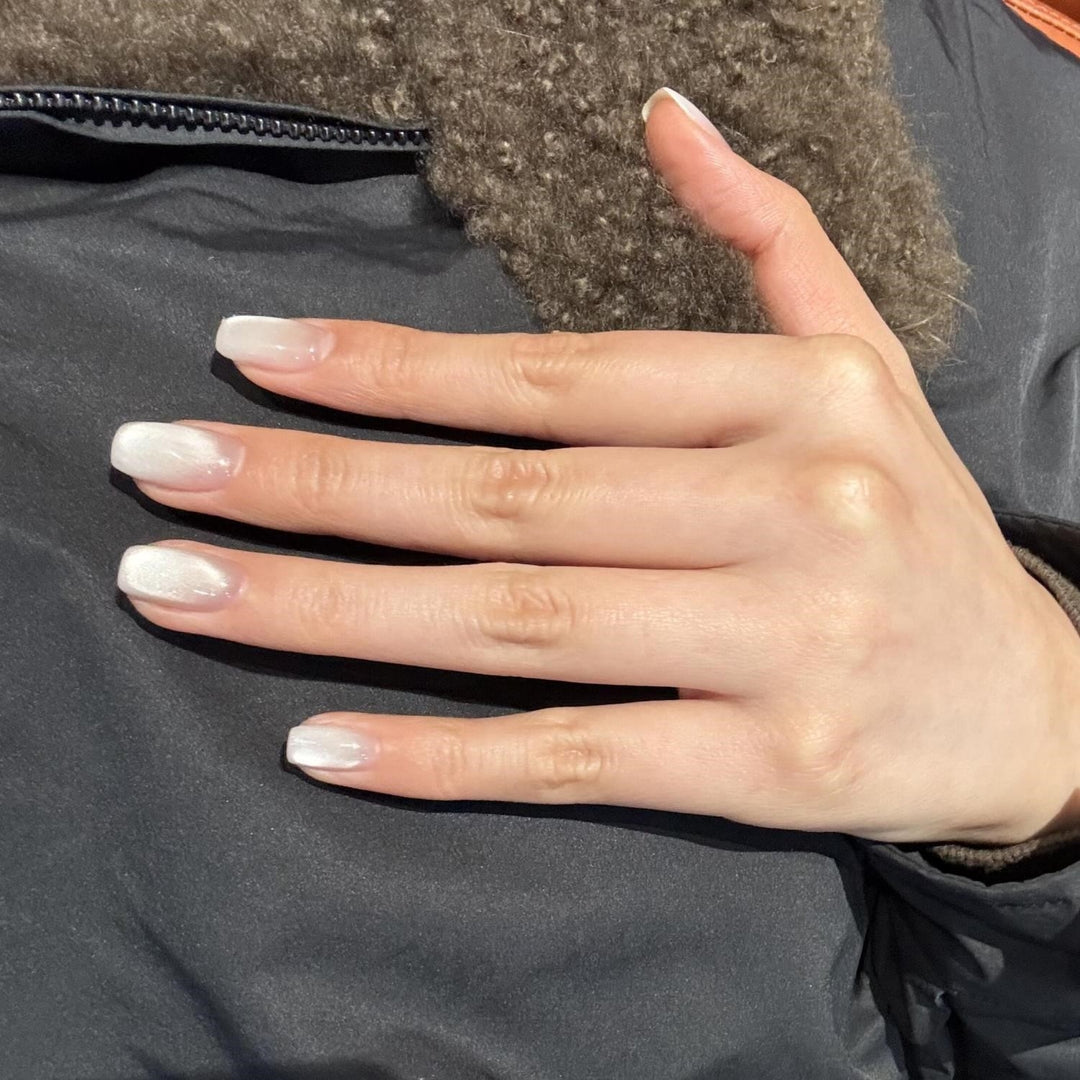 Elegant Press-On Nail Set with Glossy Pearl Finish Kalsten