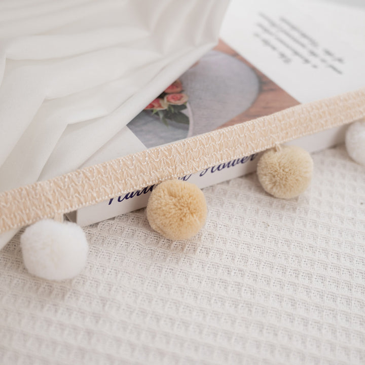 Decorative pom pom trim Kalsten