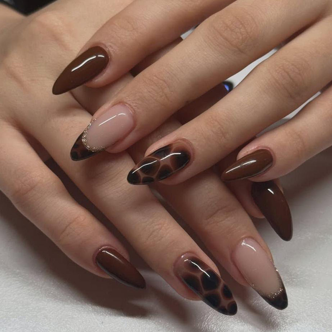 Artistic accent nails with geometric designs Kalsten