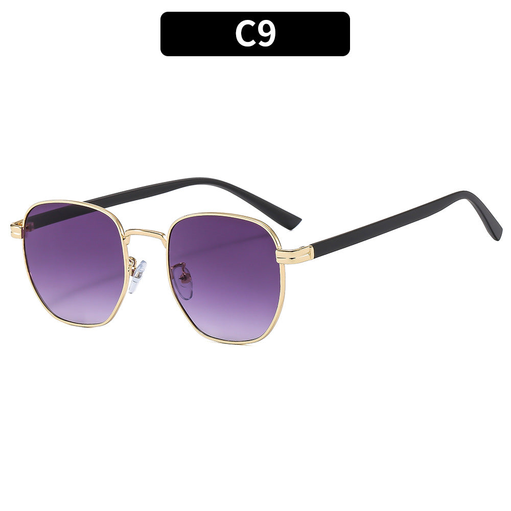 Retro-Inspired Geometric Frame Sunglasses