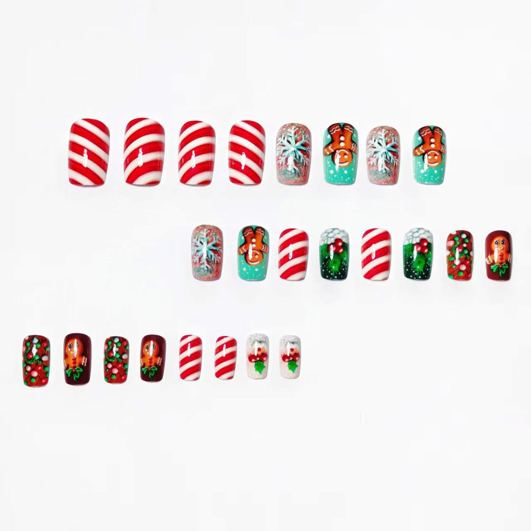 Artificial nails in gingerbread house design Kalsten