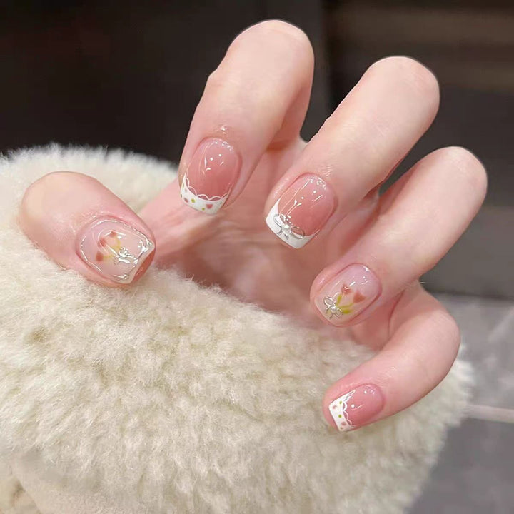 Floral-Inspired Press-On Nail Art Set Kalsten