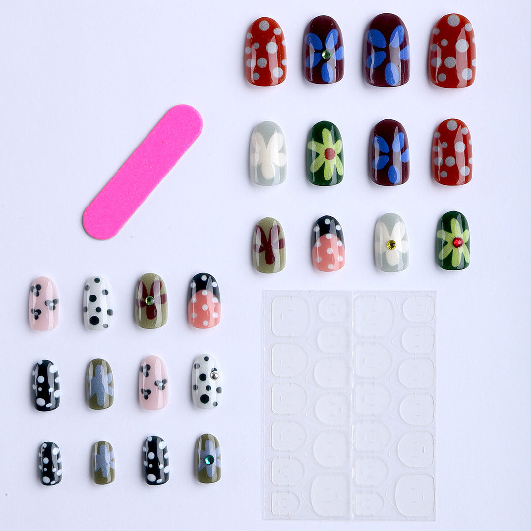 Artful Nail Art with Floral Designs Kalsten