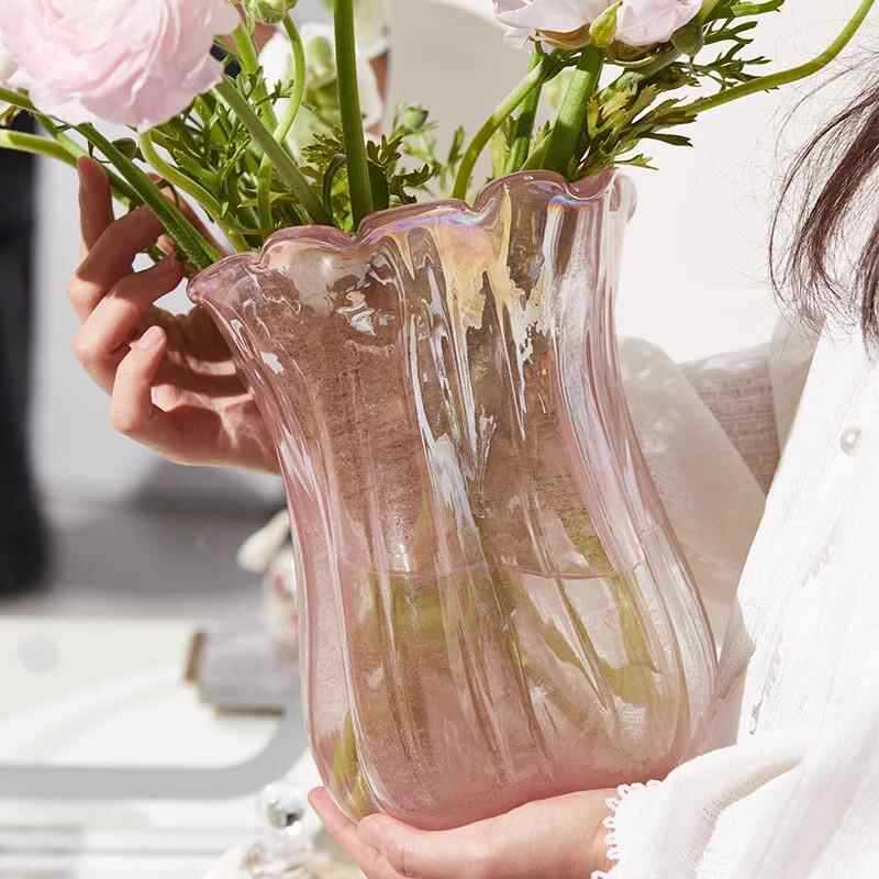 Handblown Ruffled-Tulip Art Glass Decorative Vase Kalsten
