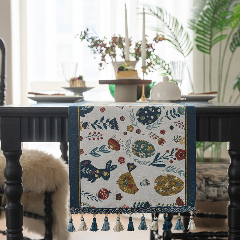 Embroidered Floral Patterned Table Runner