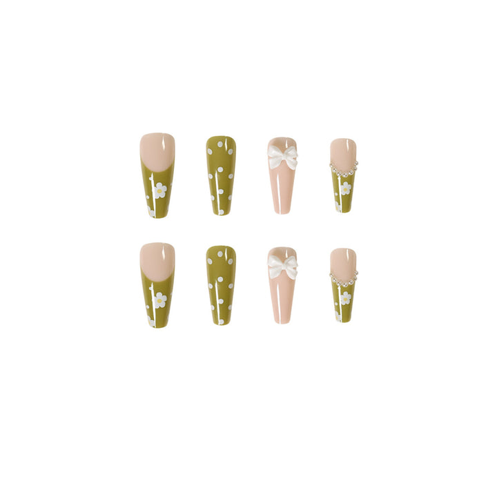Artful Nail Extensions with Delicate Flower Design Kalsten