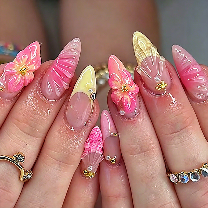 Art nail set with filigree flower decorations and glitter elements Kalsten