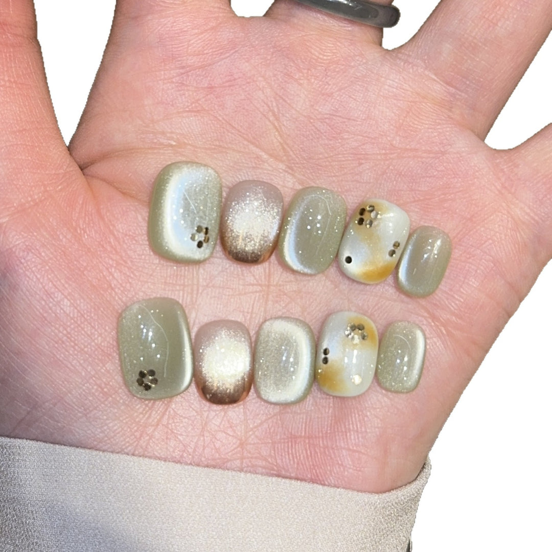 Artificial nails with modern accents Kalsten