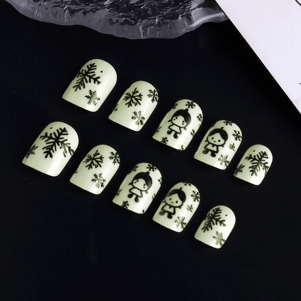 Winter-Themed Nail Art Design Kalsten