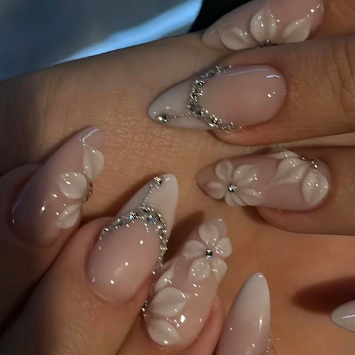 Artful stiletto nails with glitter accents Kalsten