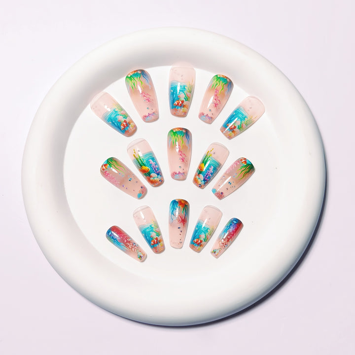 Underwater-Themed Nail Art Kalsten
