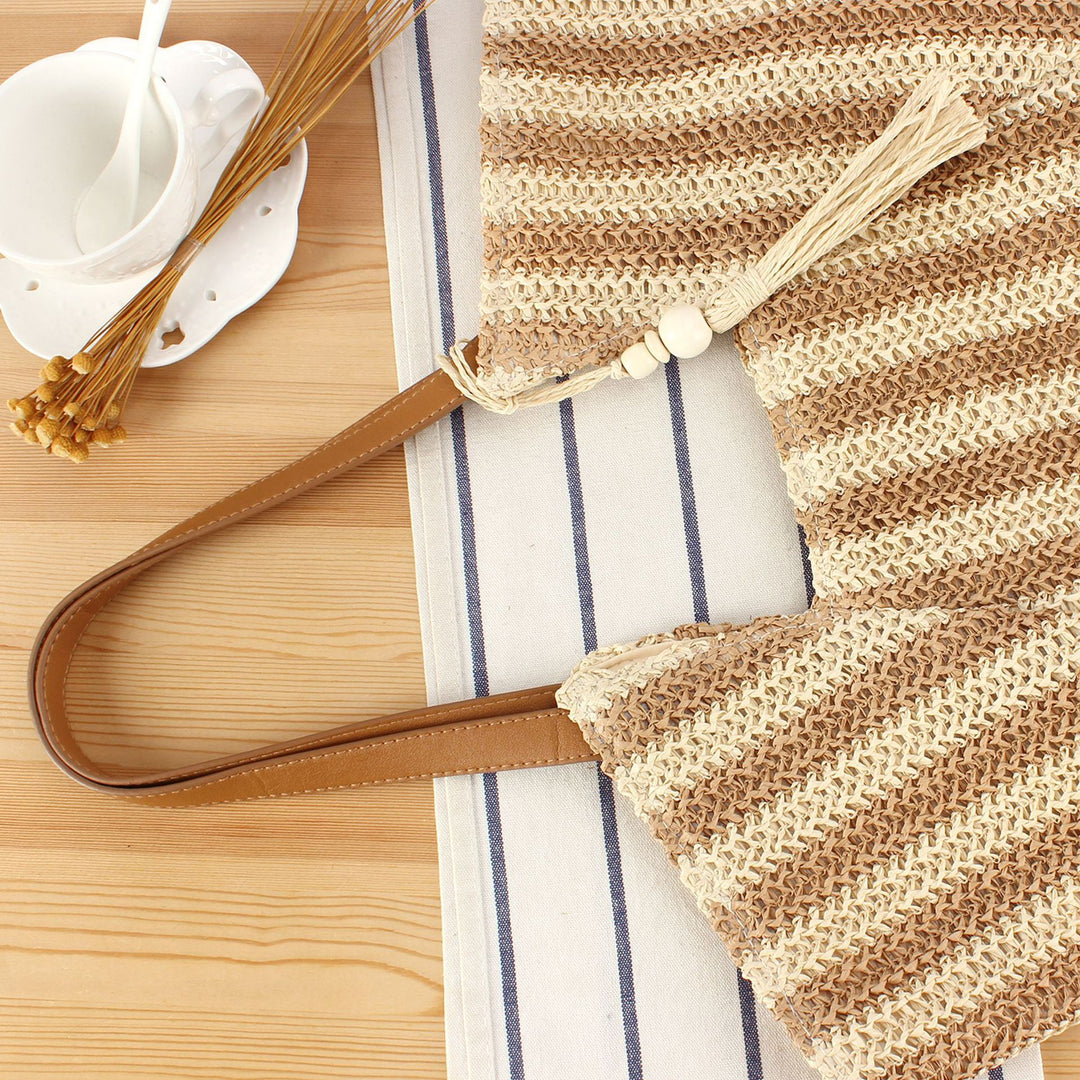 Fashionable market shoulder bag with elegant fringes Kalsten