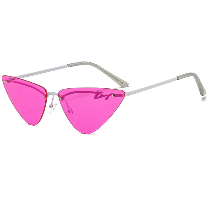 Fashion-Forward Triangular Frame Sunglasses