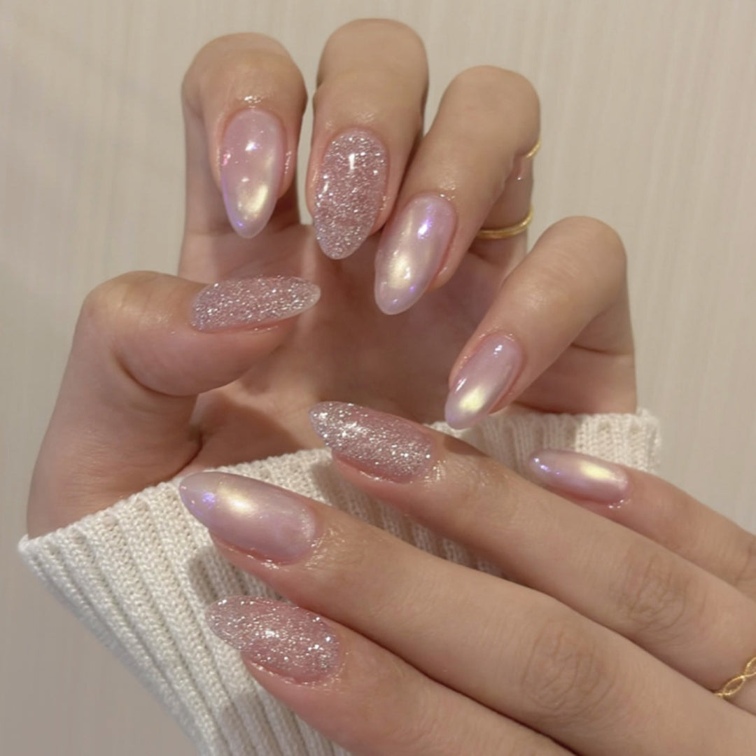 Glamorous artificial nails with glitter and pearlescent effect Kalsten