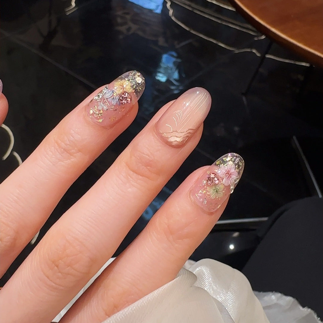 Elegant Floral Nail Art Kalsten