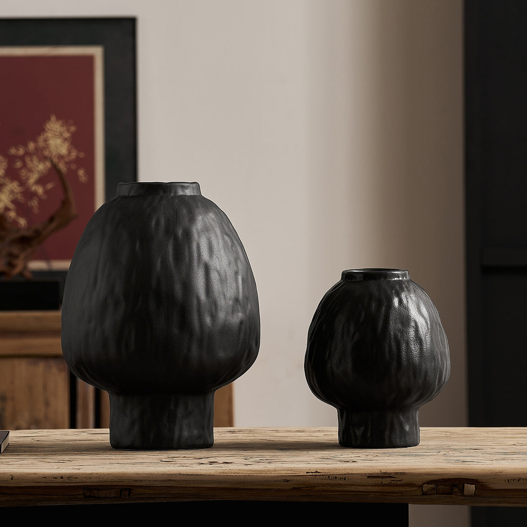 Decorative ceramic vase in modern design Kalsten