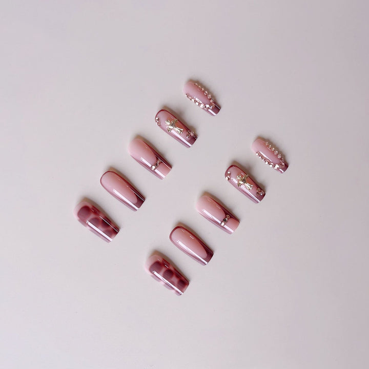 Nail art set with modern leopard patterns and sparkling accents Kalsten