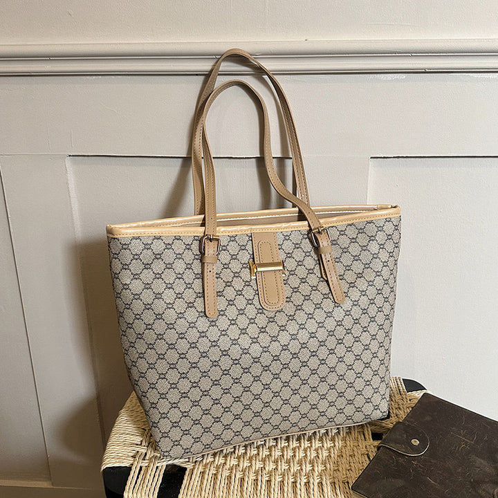 Elegant Leopard Print Tote Bag