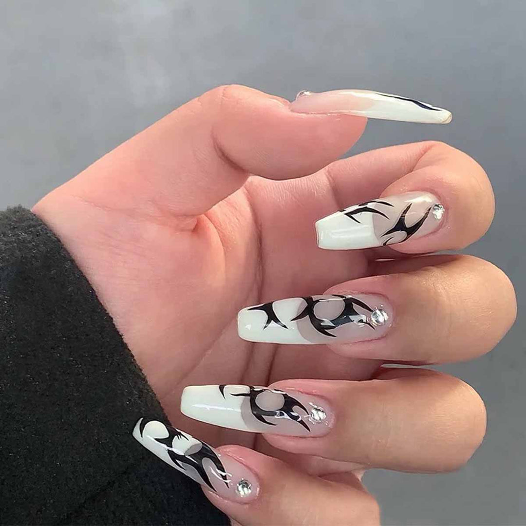 Elegant Artificial Nails with Decorative Black and Glitter Accents Kalsten